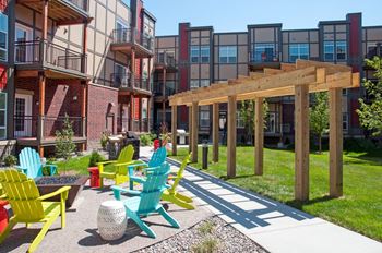 Courtyard w/ grill stations